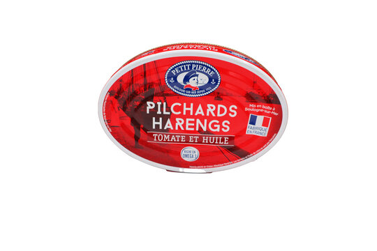 Boite de harengs pilchards de petit navire de petit navire