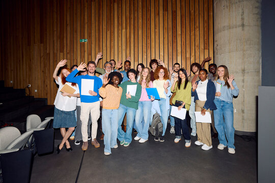 Group shot of students and professors.
