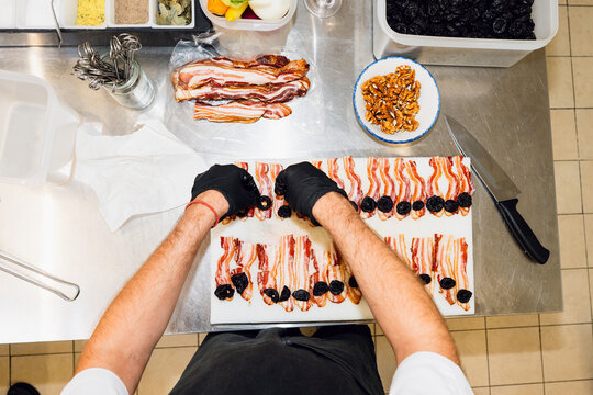 Preparing bacon appetizers