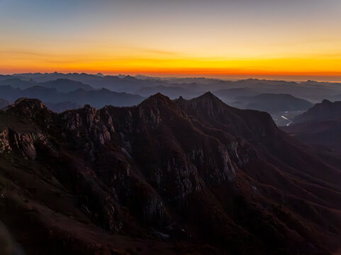The Great Wall in the evening, the Great Wall and the beautiful sunset glow