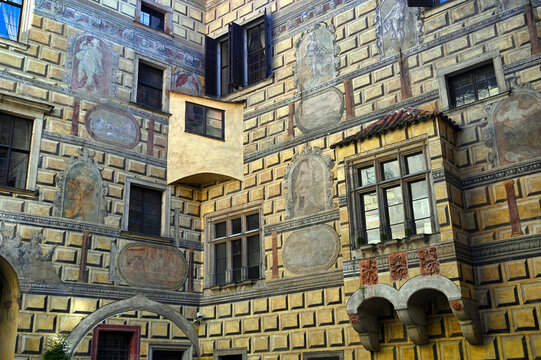 Sgraffito Facade and Renaissance Courtyard of Česk&yacute; Krumlov Castle