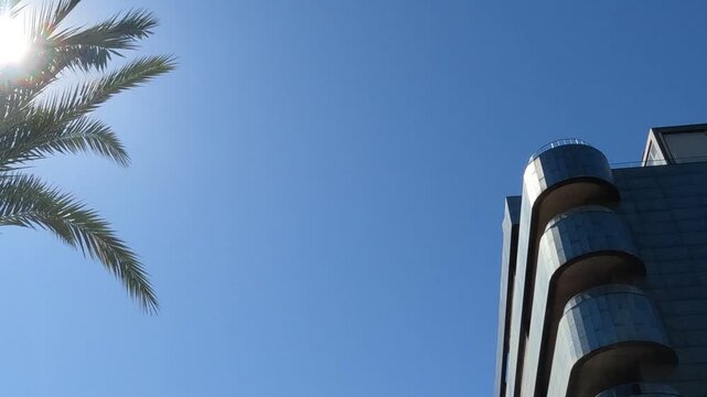 Edificio redondo en la ciudad de elche alicante espa&ntilde;a