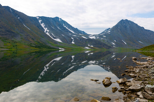 Srednee Multinskoye Lake, Altai Republic, Russia