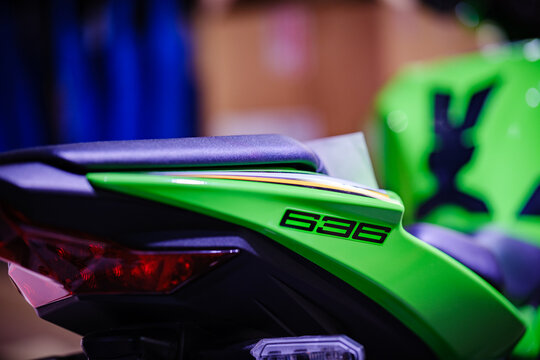 636 badge on the lime green tail section of a Kawasaki Ninja ZX-6R