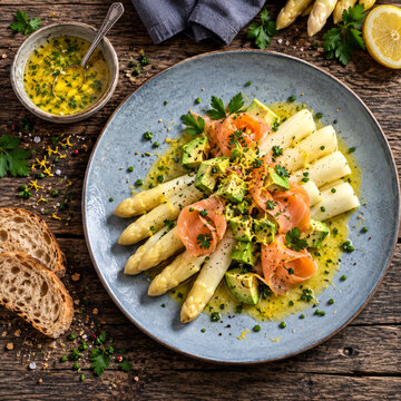 White asparagus with salmon