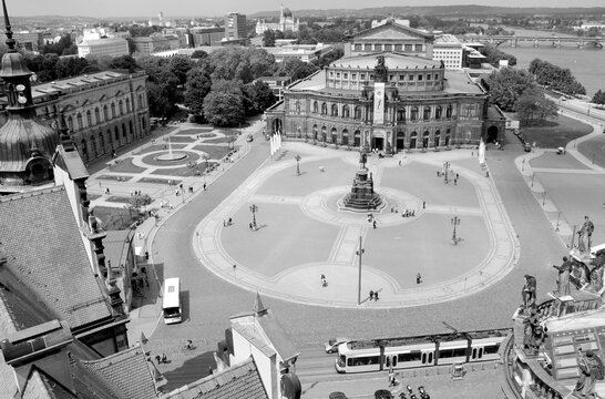 Semperoper is the opera house of the Sachsische Staatsoper  Staatskapelle Dresden,  Germany. The Opera House was built in 1841, destroyed in World War II and rebuilt in 1985