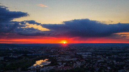 Sunset over the city © Pawe