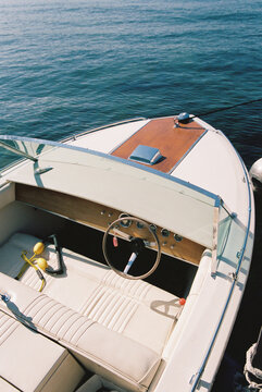 Vintage Style Boat  Lake Nobody film
