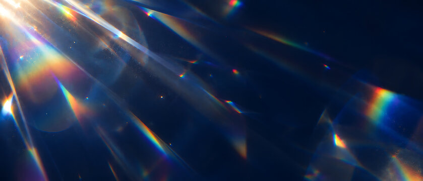 Effet de lumi&egrave;re prismatique avec r&eacute;fractions arc-en-ciel isol&eacute;es
