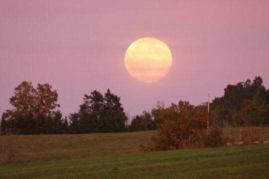 harvest moon in the fall