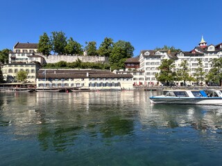 Obraz premium boats on the river