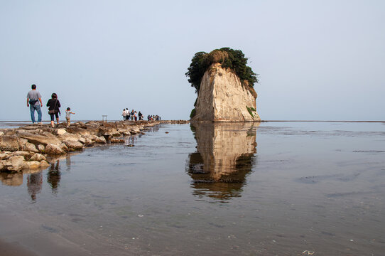 Before the 2024 Noto Peninsula Earthquake, Mitsukejima Island in Suzu, Ishikawa, Japan / 2024年能登半島地震前の石川県珠洲市・見附島