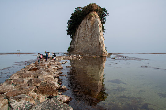 Before the 2024 Noto Peninsula Earthquake, Mitsukejima Island in Suzu, Ishikawa, Japan / 2024年能登半島地震前の石川県珠洲市・見附島