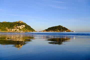 Fototapeta premium Sunrise over La Concha Bay in Donostia-San Sebastian, Basque Country, Spain