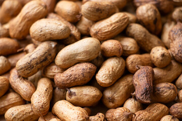 Obraz premium Roasted peanuts are cooked for a delicious meal.