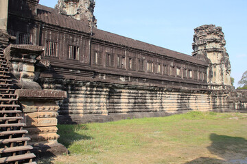 Obraz premium ruined khmer hindu and buddhist temple (angkor vat) in angkor in siem reap in cambodia 