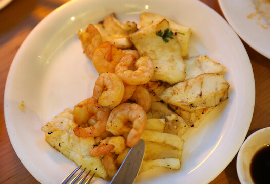 plate of grilled shrimp