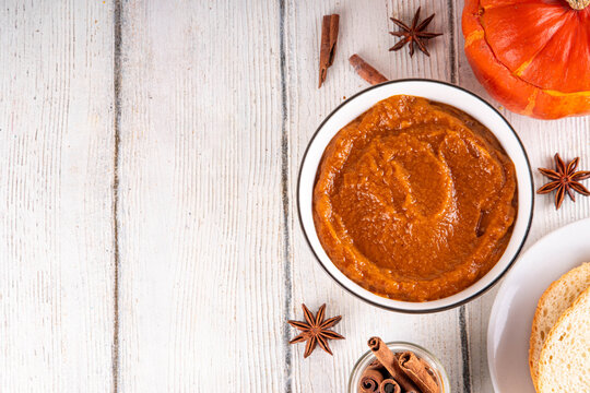 Homemade Spiced Pumpkin Butter, Tasty vegetable smooth, flavorful fall spread for toasts and sandwiches. Delicious pumpkin puree with fall seasonal spices