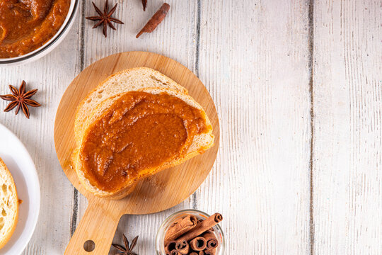 Homemade Spiced Pumpkin Butter, Tasty vegetable smooth, flavorful fall spread for toasts and sandwiches. Delicious pumpkin puree with fall seasonal spices