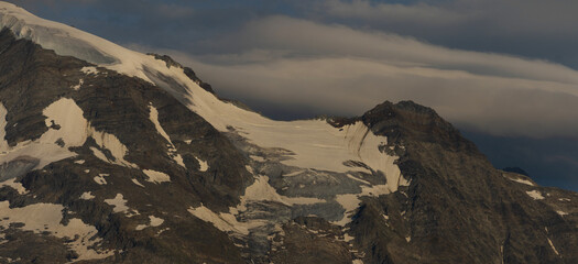 Obraz premium Snowy peak of my Montblanc mountain 