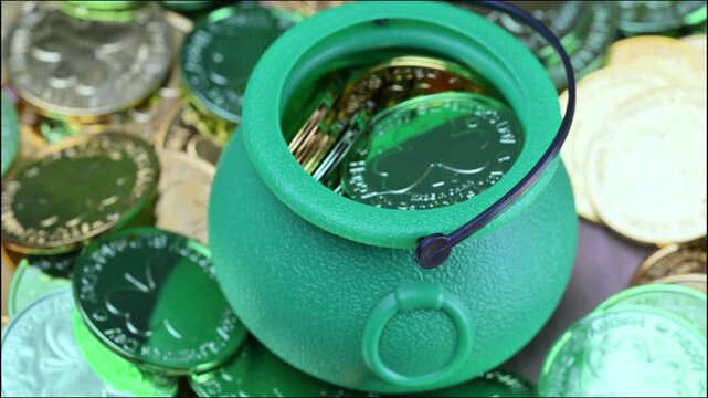 video of St. Patrick's Day decorations