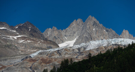 Obraz premium Snowy peak of my Montblanc mountain 