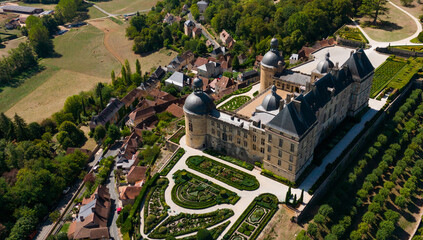 Obraz premium Gardens and Chateau de Hautefort, Perigord, France 
