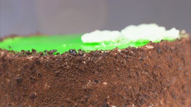  video of the cake in the studio