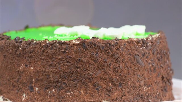  video of the cake in the studio
