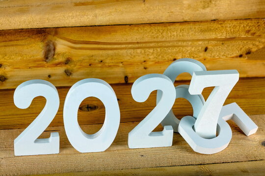 Il tempo che scorre con il passaggio al nuovo anno 2027
