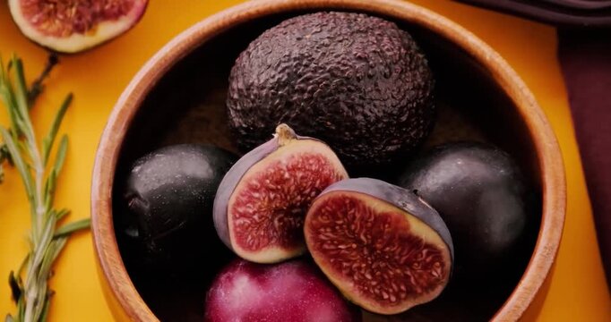 figs on a plate