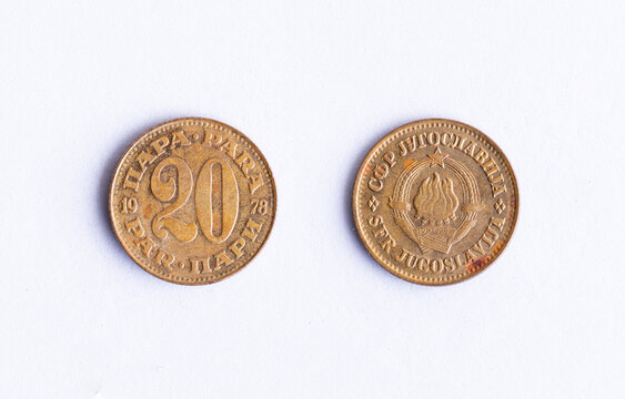 Both sides of a worn bronze-colored Yugoslav coin show the denomination, 1978 date, raised lettering, and royal emblem against a bright white background