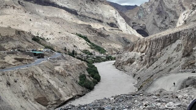zanskar river in ladakh