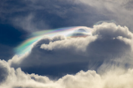 BEAUTIFUL sly and cloud iridescence