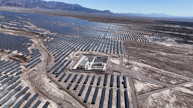 Desert solar power storage station with neat photovoltaic panels