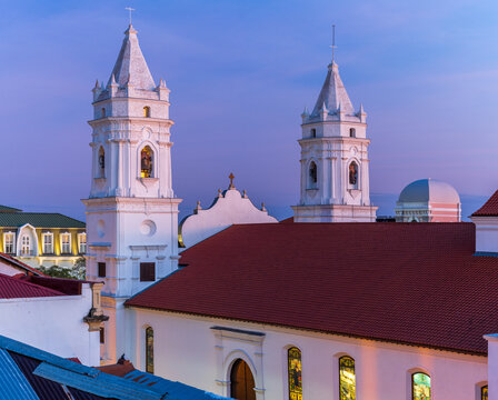 Twin-towered church in Casco Viejo at dusk, Panama City