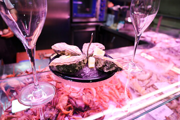 French oyster platter in a restaurant © SoniaBonet
