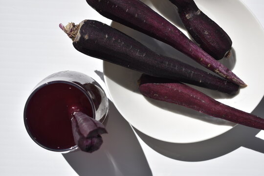 Authentic Turkish Şalgam Suyu Drink with Fermented Black Carrots
