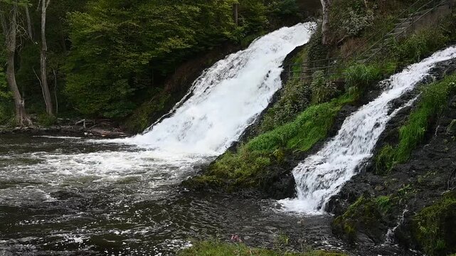 Wasserf&auml;lle von Coo