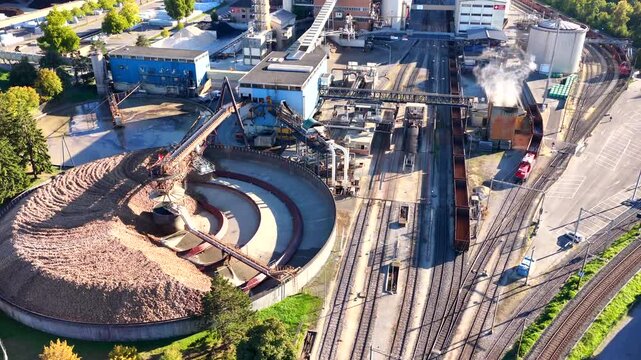 Zuckerfabrik Aarberg im Berner Seeland aus der Vogelperspektive, September 2026