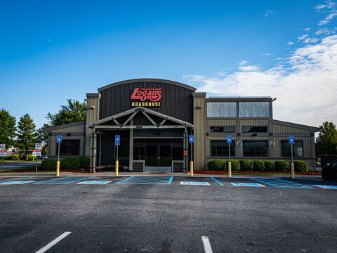 Logans Roadhouse Front Entrance in Pooler Georgia