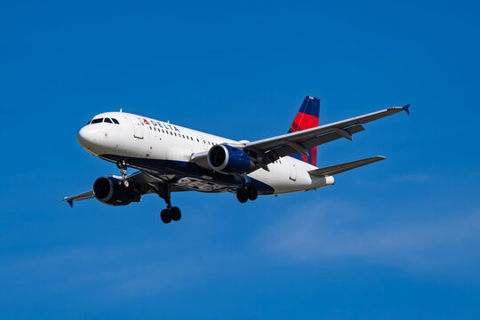 DFW International Airport 7-28-2026 Grapevine, TX USADelta Airlines Airbus A319 N339NB arrival into runway 17C at DFW International Airport