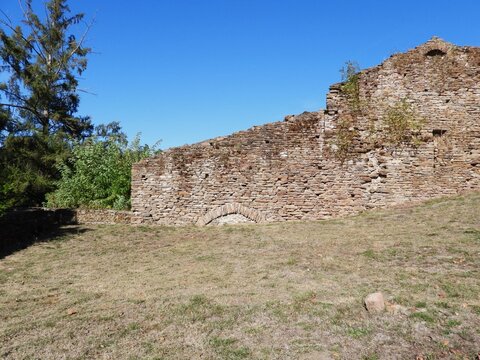 Ruines du ch&acirc;teau de S&eacute;gur le ch&acirc;teau,(Corr&egrave;ze)