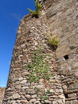 Ruines du ch&acirc;teau de S&eacute;gur le ch&acirc;teau,(Corr&egrave;ze)