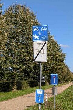 Road sign indicating vehicle and pedestrian access in Flanders