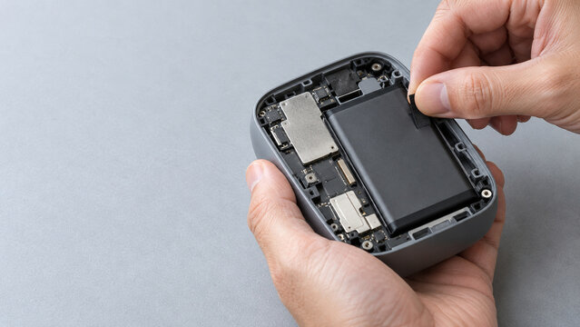 Removing the battery from a device during repair  