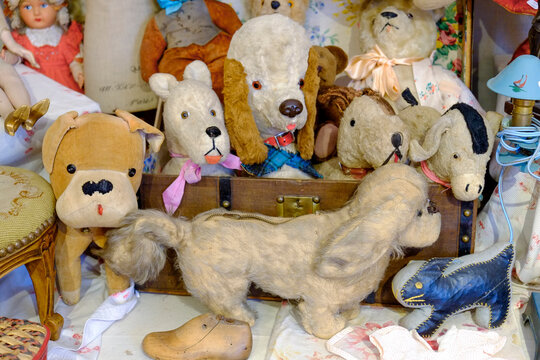Collection of worn vintage teddy bears