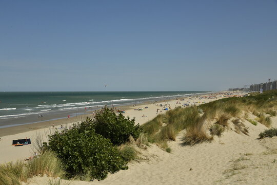La mer du Nord depuis les dunes &agrave; la Panne (Furnes-Belgique)