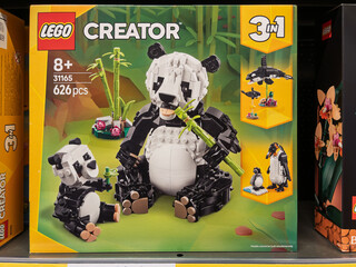 Obraz premium LEGO Creator 3-in-1 Panda Set for Kids