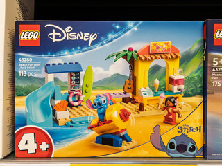 Obraz premium Disney LEGO Stitch Beach Fun Set for Kids